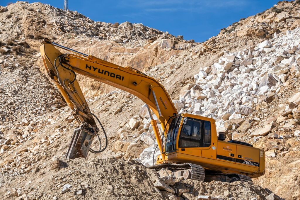 EXCAVACIONES BLAS ANTEQUERA S.L, 